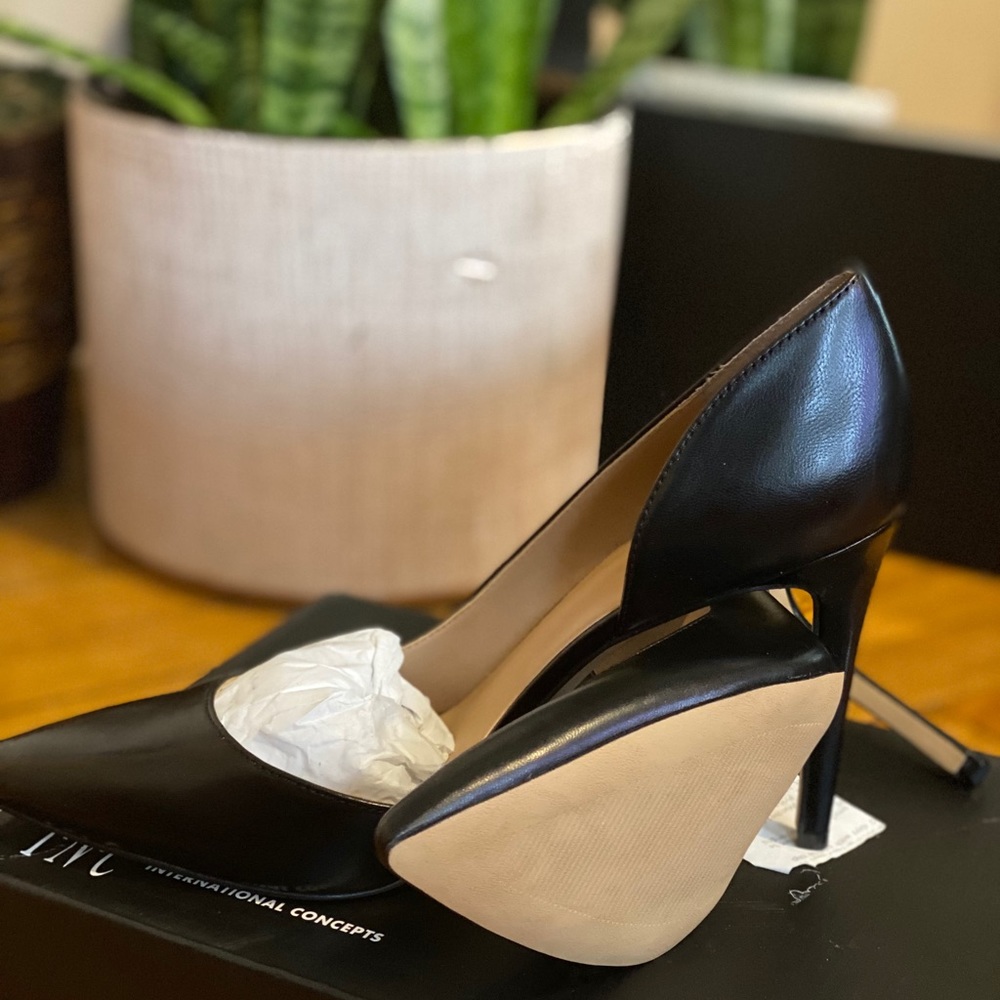 Perfect Black work pump! Size 10